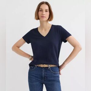 LOFT Everyday V-Neck Tee; New With Tag NWT; Large; Forever Navy